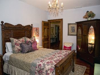 Circular Manor Bed And Breakfast Saratoga Springs Exterior photo