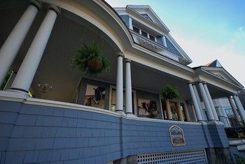 Circular Manor Bed And Breakfast Saratoga Springs Exterior photo