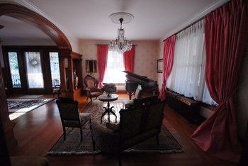 Circular Manor Bed And Breakfast Saratoga Springs Exterior photo